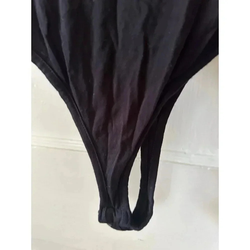 Fashion Nova Women’s size small bodysuit - Picture 3 of 6
